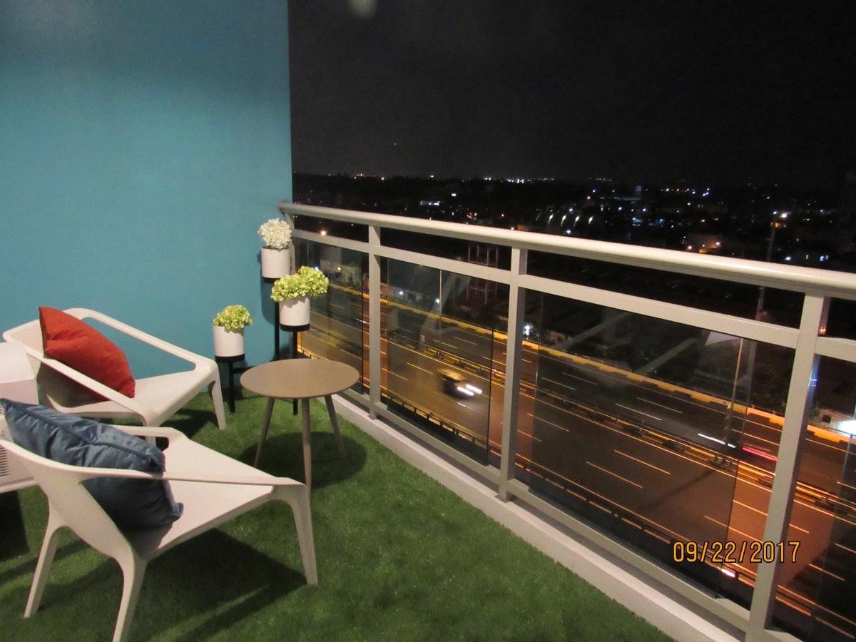Azure Urban Beach Resort Manila By Radlett מראה חיצוני תמונה