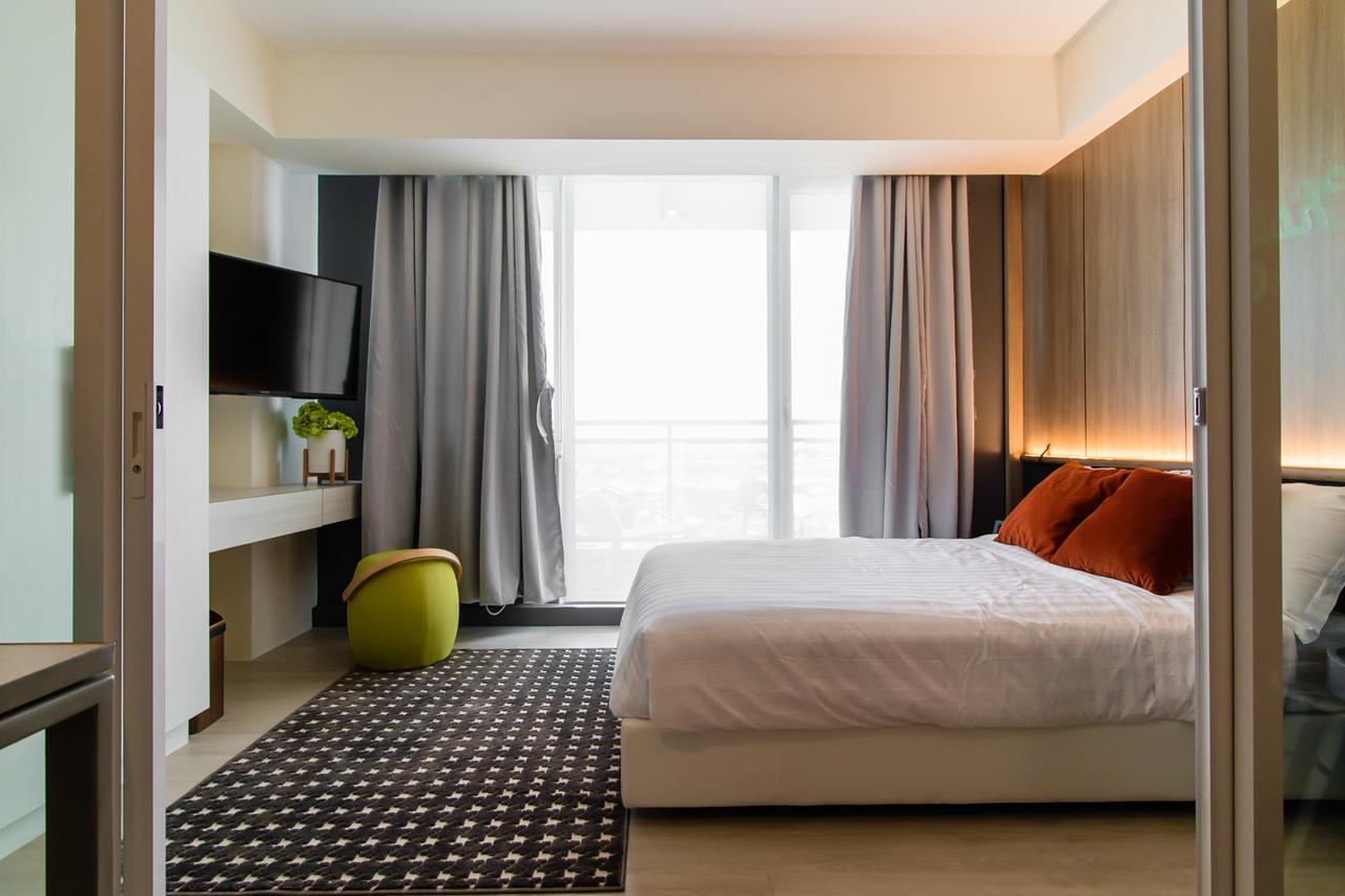 Azure Urban Beach Resort Manila By Radlett מראה חיצוני תמונה